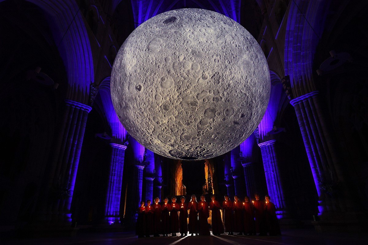 Moon-Exeter-Cathedral-2022-choristers